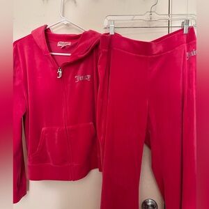 *SOLD* DO NOT BUY!!
Pink juicy couture track suit